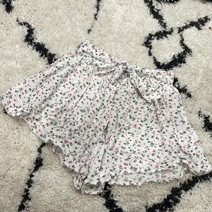 NanaMacs floral shorts brand new never worn size medium